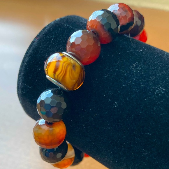 Faceted Agate Stretch Bracelet - Picture 3 of 5